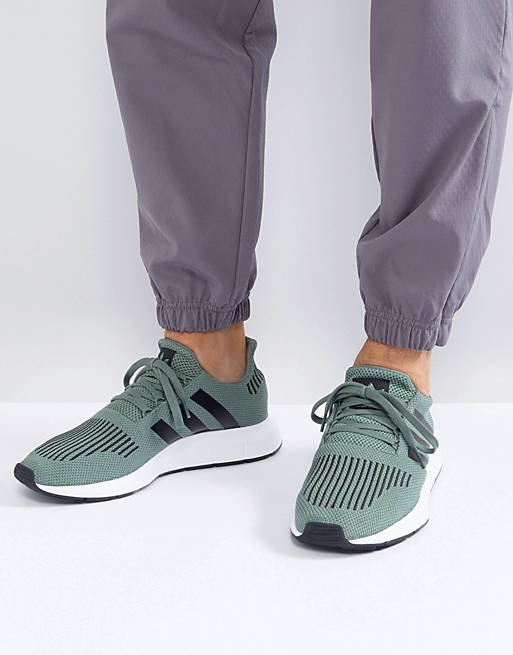 Visión En la madrugada letal adidas Originals Swift Run Sneakers In Green CG4115 | ASOS