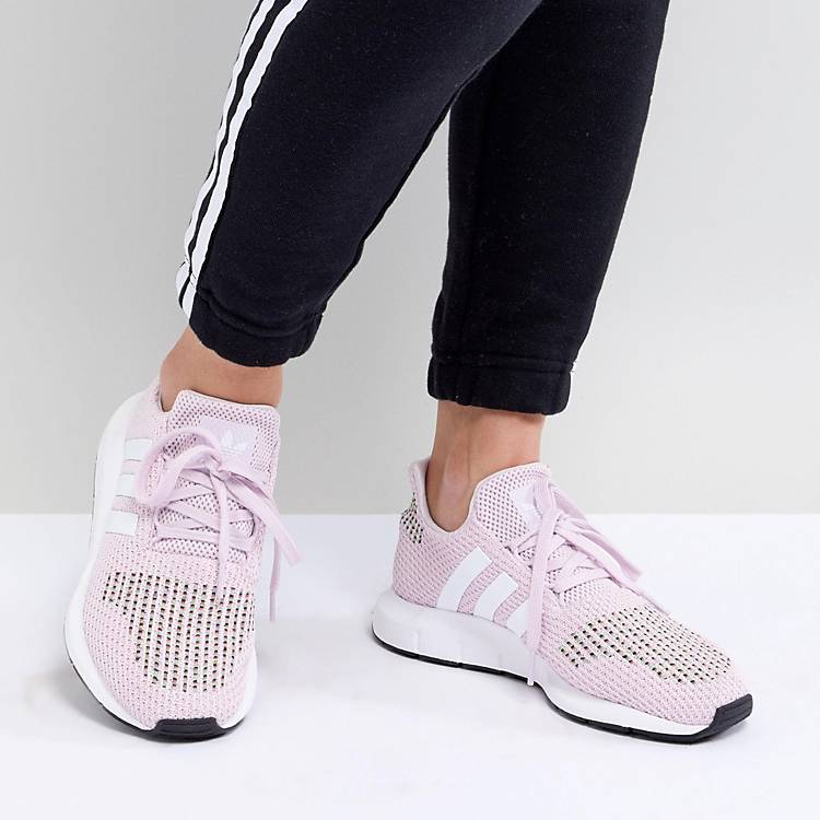 Alfombra de pies Grasa desvanecerse adidas Originals Swift Run Sneakers In Pink Multi | ASOS