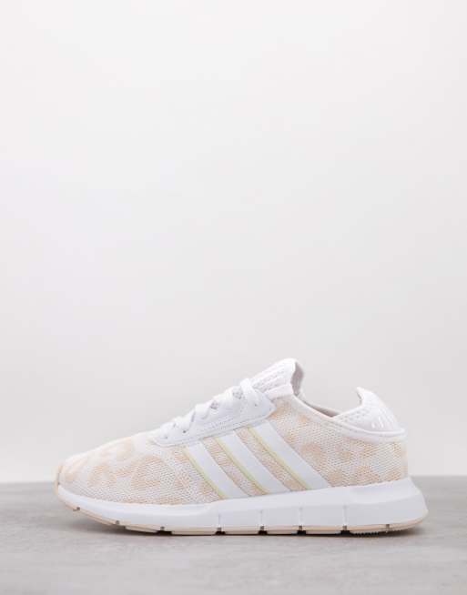 Adidas swift run 2024 copper metallic white