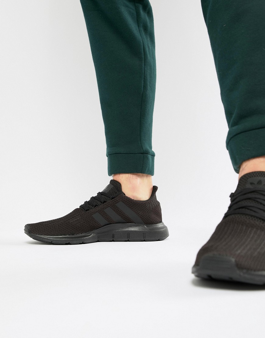 Adidas Originals - Swift Run - Sneakers in zwart
