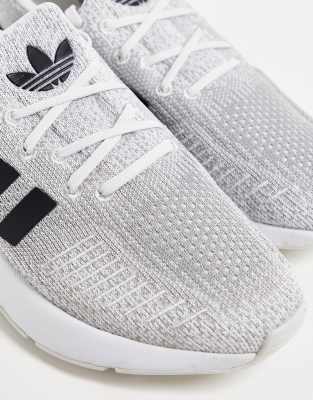 adidas swift run noir et blanche