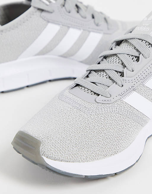 Blive gift forhold reaktion adidas Originals Swift Run X sneakers in light gray | ASOS