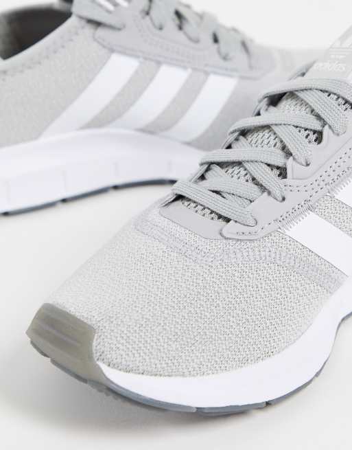 Adidas swift outlet run light grey