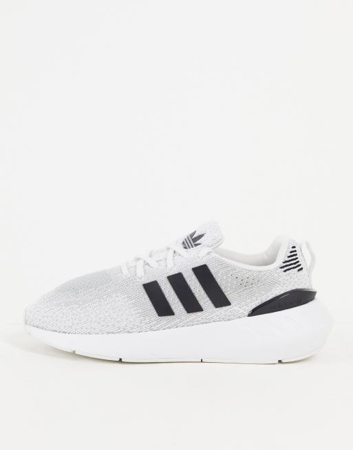 Adidas originals swift 2024 run sneakers white