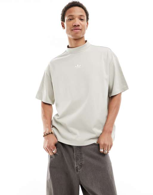 adidas Originals – Szary koszykarski T-shirt unisex z zabudowanym dekoltem