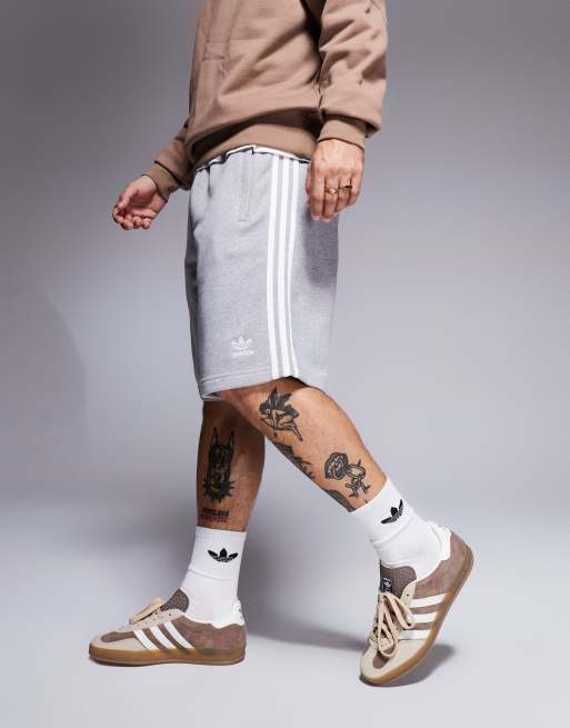 adidas Originals – Szorty w szarym melanżowym kolorze z trzema paskami