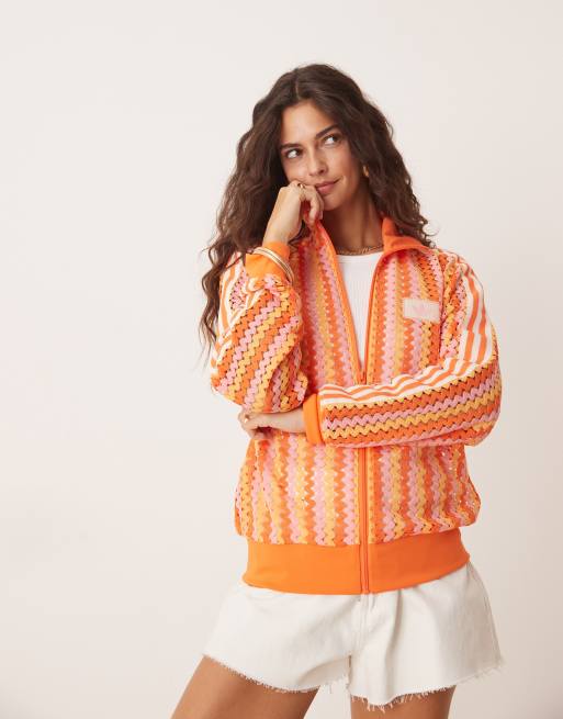 adidas Originals – Szydełkowana kurtka dresowa z różowo-pomarańczowym wzorem