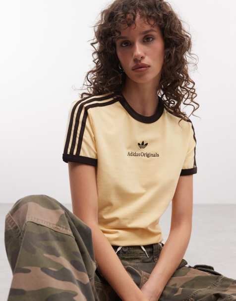 adidas Originals - T-shirt à trois bandes avec logo rétro au centre - Jaune clair - view 1