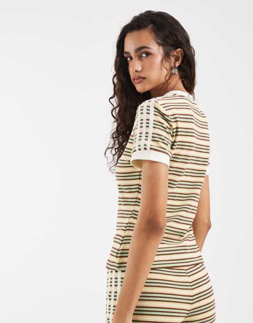 adidas Originals T-Shirt aus Frottee mit grünen Streifen, 4 von 4