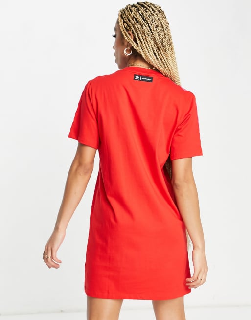 Adidas t shirt outlet dress red