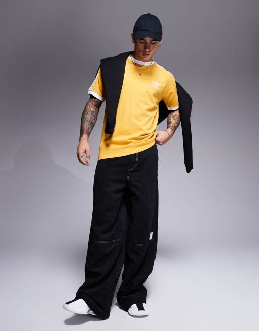 adidas Originals T-shirt gialla con strisce e bordi a