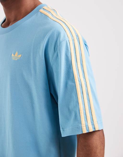 adidas Originals – T-Shirt in Blau mit den drei Streifen in Orange, 3 von 5