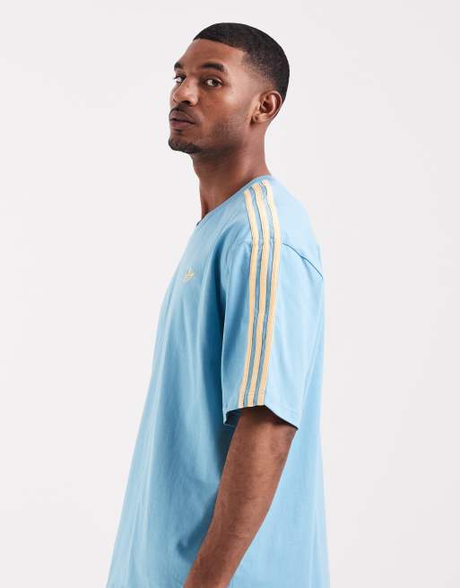 adidas Originals – T-Shirt in Blau mit den drei Streifen in Orange, 4 von 5