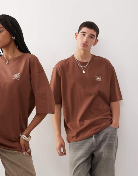 adidas Originals – T-Shirt in Braun mit Milan-Grafikprint - view 1