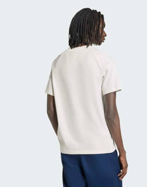 adidas Originals – T-Shirt in Cloud White mit Streifen auf der Brust, 2 von 4