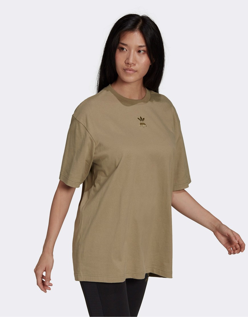 adidas Originals T-shirt in khaki with gold logo and back zipper detail-Black