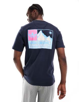 adidas Originals - T-Shirt in Marineblau mit Berg-Print