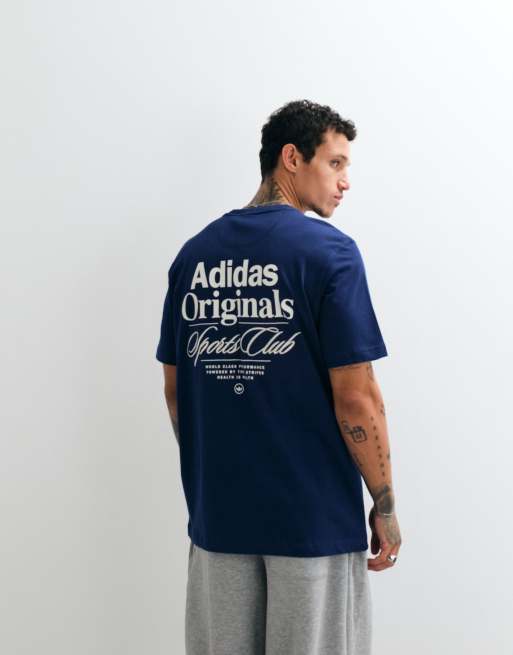 adidas Originals – T-Shirt in Marineblau mit „Sports Club“-Rückenprint, 4 von 5