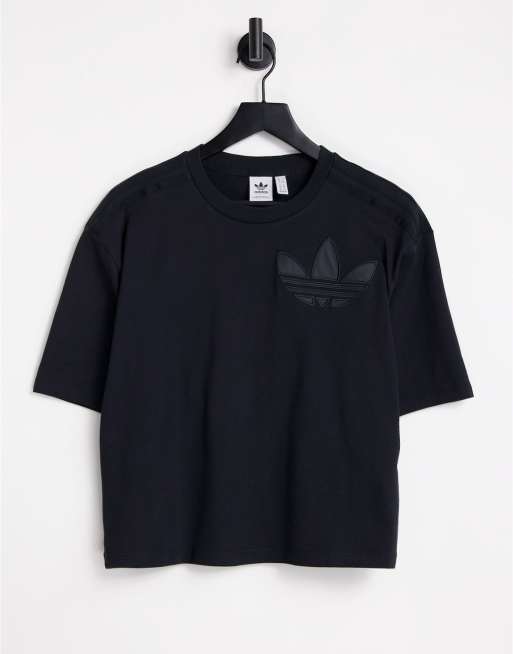 adidas Originals – T-Shirt in Schwarz mit farblich abgestimmtem Dreiblatt-Logo