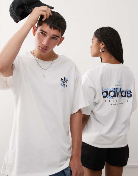 adidas Originals – T-Shirt in Weiß mit Blumengrafik - view 1