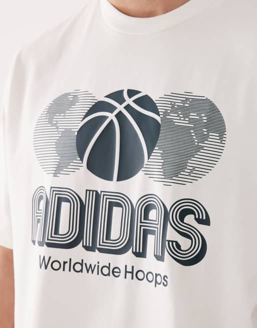 adidas Originals – T-Shirt in Wollweiß mit Basketball-Grafik, 5 von 5