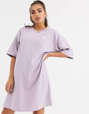adidas Originals – T-Shirt-Kleid in Lila | ASOS
