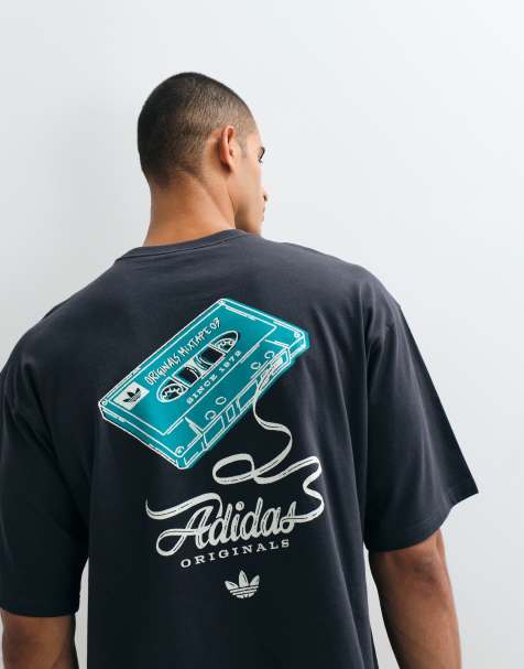 adidas Originals T-shirt med record-grafik og rygprint i mørkegrå - view 1