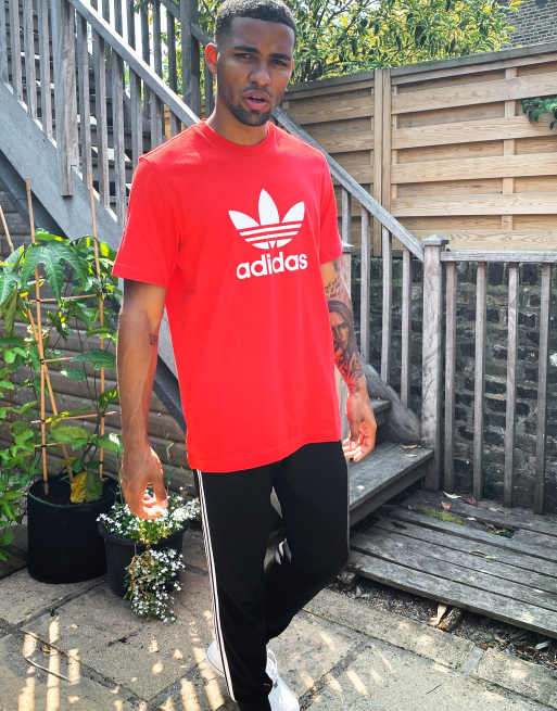 realiteit Praten tegen sigaret adidas Originals - T-shirt met groot Trefoil-logo in rood | ASOS