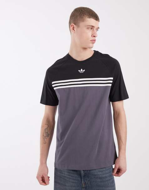 adidas Originals - T-shirt met strepen op de borst in grijs en zwart - view 1