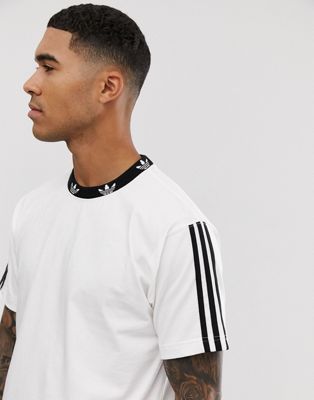 adidas Originals - T-shirt met trefoil-print aan de hals in wit
