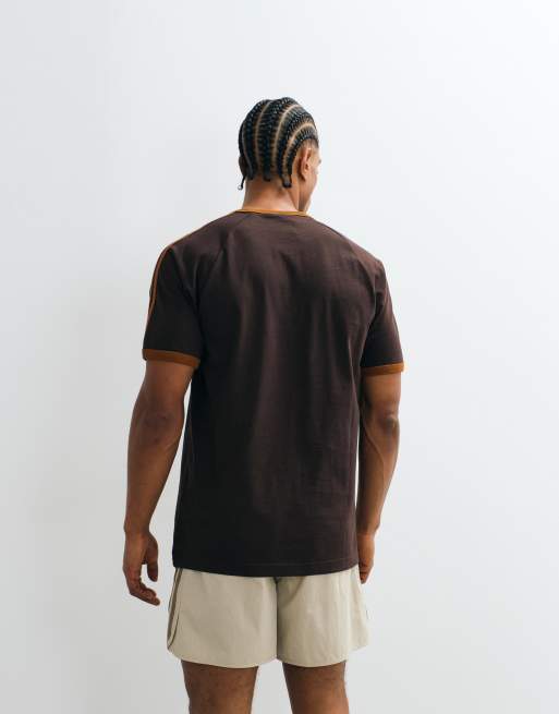 adidas Originals T-Shirt mit drei Streifen in Braun, 2 von 7