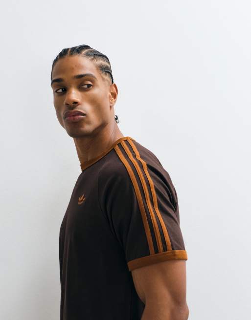 adidas Originals T-Shirt mit drei Streifen in Braun, 3 von 7