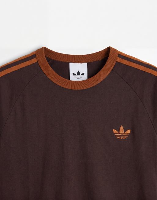 adidas Originals T-Shirt mit drei Streifen in Braun, 7 von 7