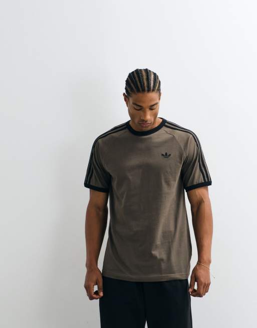 adidas Originals T-Shirt mit drei Streifen in Khaki und Schwarz, 2 von 5