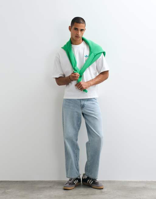 adidas Originals T-Shirt mit Postkarten-Grafik und Rückenprint in Weiß, 4 von 5