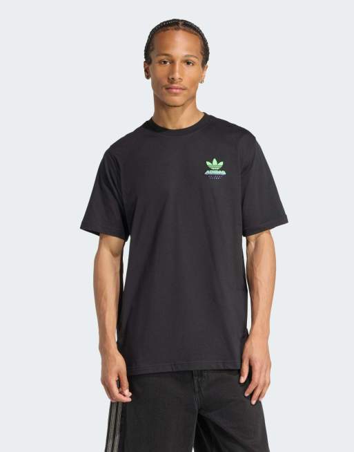 adidas Originals - T-shirt nera con grafica ispirata ai videogiochi rétro