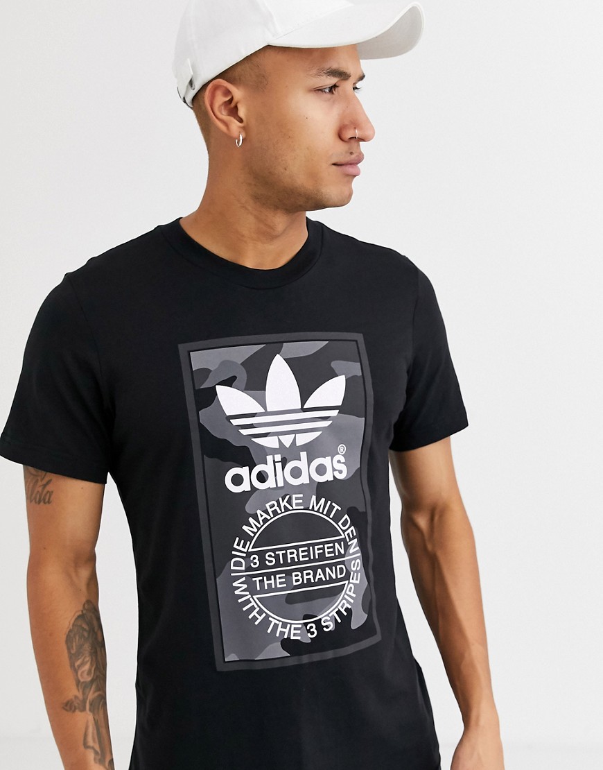 Adidas Originals - T-shirt nera con stampa mimetica-Nero