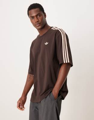 adidas Originals - T-shirt oversize à logo 3 bandes - Marron-Brown