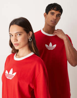 adidas Originals - T-shirt oversize avec logo trèfle centré - Rouge | ASOS