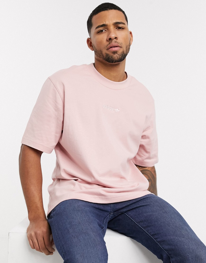 adidas Originals - T-shirt premium sovratinta rosa con logo centrale e ricamo sul retro