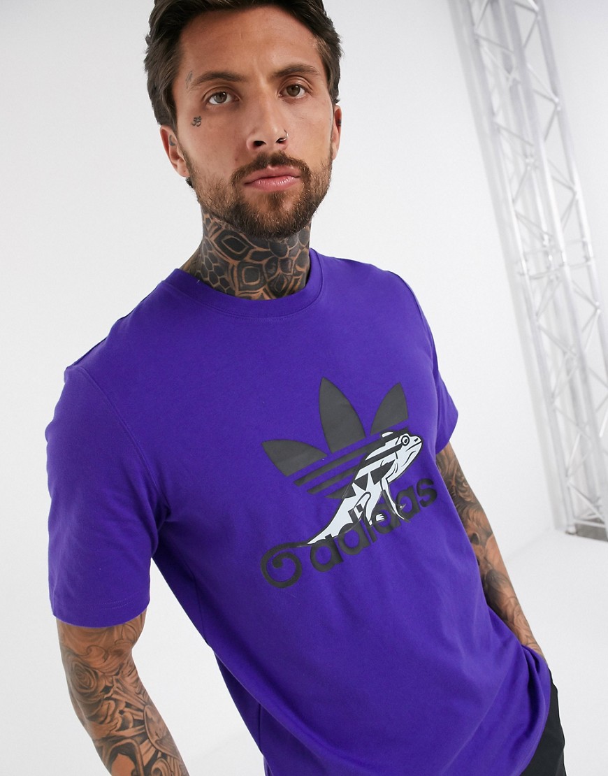 Adidas Originals - T-shirt viola con stampa del logo a trifoglio con camaleonte-Blu