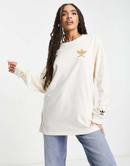 adidas Originals T shirt w kolorze z amanej bieli z d ugimi