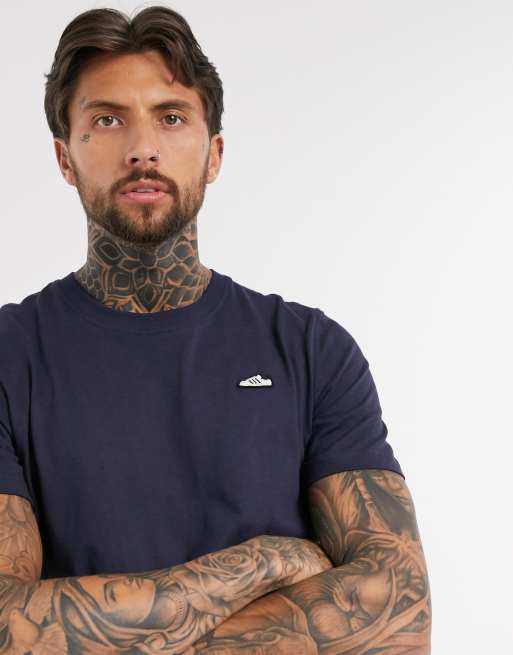 Echt niet Intentie schermutseling adidas Originals t-shirt with embroidered superstar logo in navy | ASOS