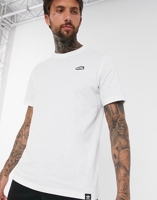 adidas Originals t-shirt with embroidered superstar logo in white