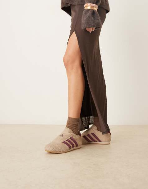 adidas Originals - Taekwondo - Cremehvide sneakers med rødbrune striber og krokodillelook - view 1