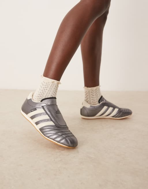 adidas Originals – Taekwondo – Gråmetalliska sneakers 