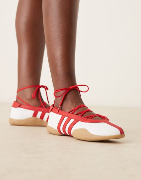 adidas Originals – Taekwondo Mei – Ballerinas in Weiß und Rot mit Gummisohle - view 1