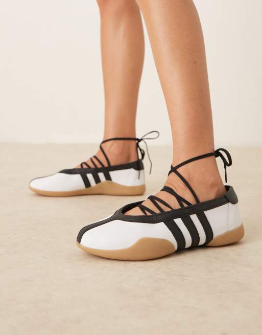 adidas Originals – Taekwondo Mei – Ballerinas in Weiß und Schwarz, 3 von 5