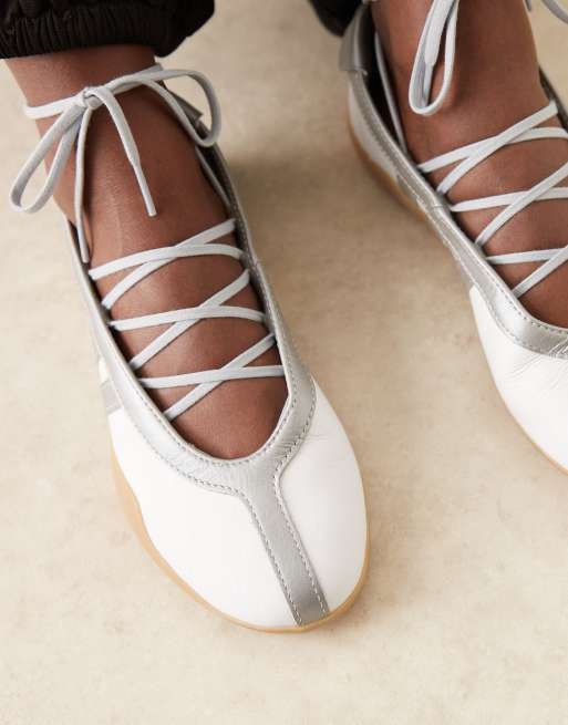 adidas Originals Taekwondo Mei Ballerinas in Weiß und Silber mit Gummisohle, 4 von 5