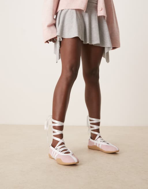 Zapatillas de deporte rosa claro y blancas Taekwondo Mei Ballet de adidas Originals